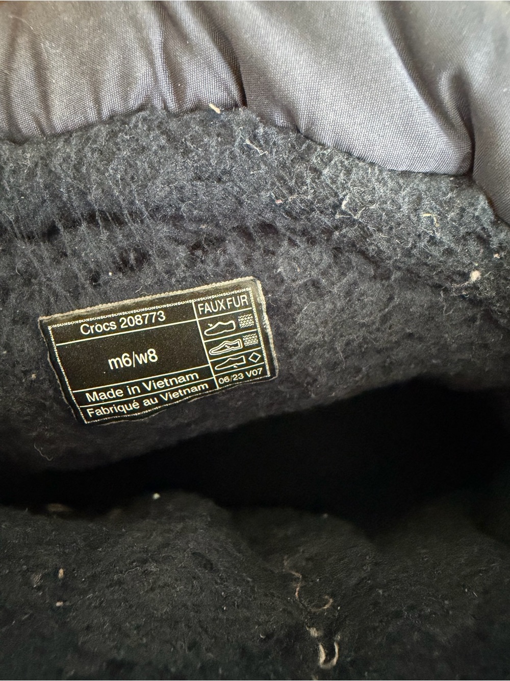 The Crocs Duet Max II Boot women’s size 8 - Picture 6 of 7